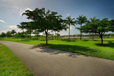 هتل Holiday Inn Miamidoral Area, An Ihg