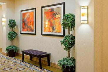 هتل Holiday Inn South Plainfield Piscataway, An Ihg
