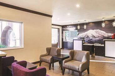 هتل La Quinta Inn By Wyndham Olympia Lacey