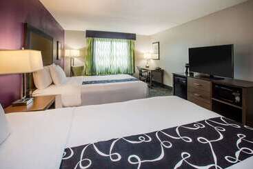هتل La Quinta Inn And Suites By Wyndham Elkhart