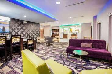 هتل La Quinta Inn And Suites By Wyndham Elkhart