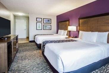 هتل La Quinta Inn And Suites By Wyndham Elkhart