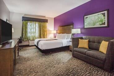 هتل La Quinta Inn And Suites By Wyndham Elkhart