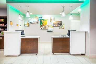 هتل La Quinta Inn And Suites By Wyndham Elkhart
