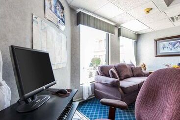 هتل Quality Inn