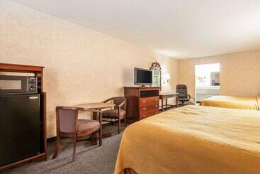 هتل Quality Inn