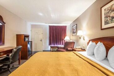 هتل Quality Inn
