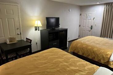 هتل Quality Inn