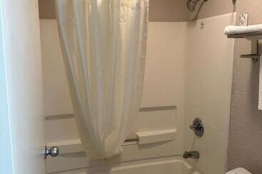 هتل Quality Inn