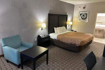 هتل Quality Inn