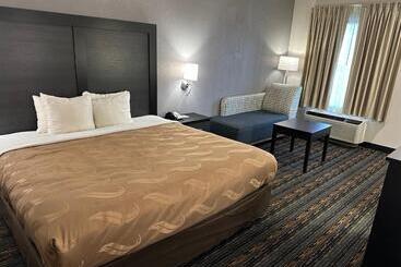 هتل Quality Inn