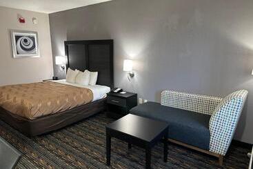 هتل Quality Inn