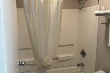 هتل Quality Inn