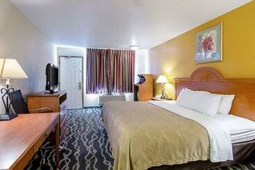 هتل Quality Inn Huron