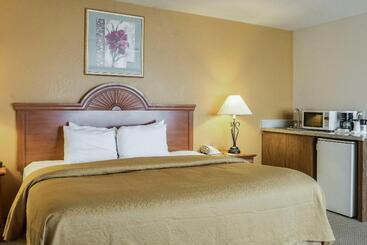 هتل Quality Inn Huron