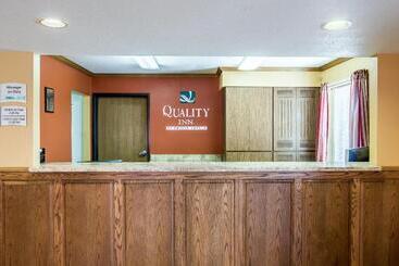 هتل Quality Inn Huron