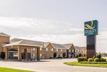 هتل Quality Inn Huron