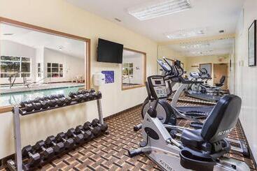 هتل Quality Inn Lincoln Cornhusker