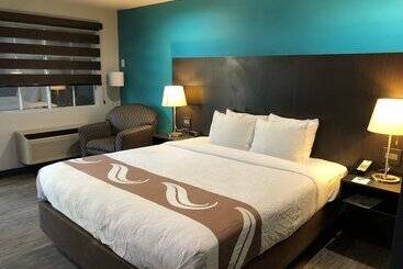 هتل Quality Inn Near Hollywood Walk Of Fame
