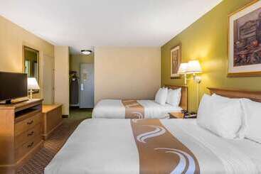 Отель Quality Inn
