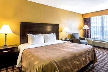 هتل Quality Inn & Suites Baton Rouge West  Port Allen