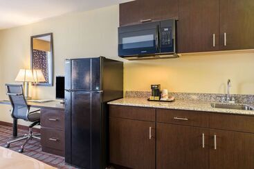 هتل Quality Inn & Suites Baton Rouge West  Port Allen