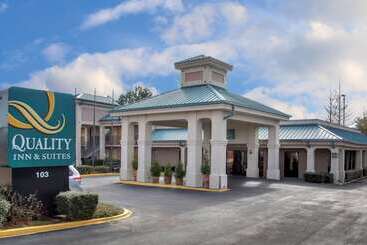 هتل Quality Inn & Suites