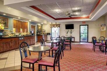 هتل Quality Inn & Suites
