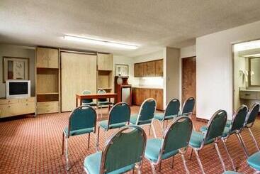 هتل Quality Inn & Suites