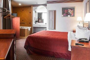 هتل Quality Inn & Suites Las Cruces  University Area
