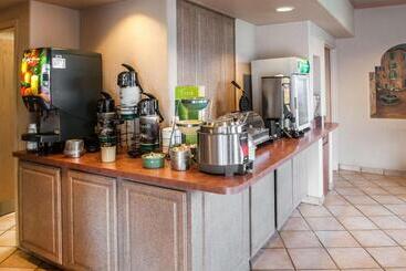 هتل Quality Inn & Suites Las Cruces  University Area