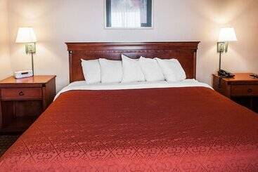 هتل Quality Inn & Suites Las Cruces University Area