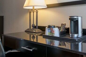 هتل Ramada By Wyndham Boise