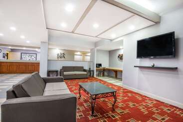 هتل Super 8 By Wyndham Wichita South