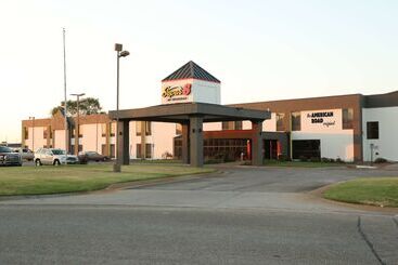 هتل Super 8 By Wyndham Wichita South
