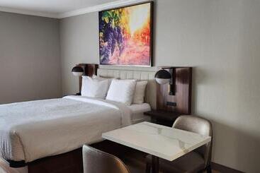 هتل La Quinta Inn & Suites By Wyndham Yakima Downtown