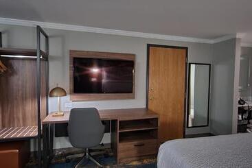 هتل La Quinta Inn & Suites By Wyndham Yakima Downtown