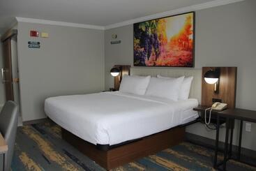 هتل La Quinta Inn & Suites By Wyndham Yakima Downtown
