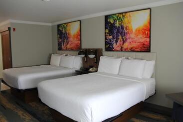 هتل La Quinta Inn & Suites By Wyndham Yakima Downtown