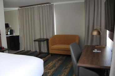 هتل La Quinta Inn & Suites By Wyndham Yakima Downtown