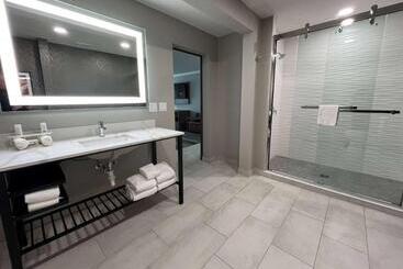 هتل La Quinta Inn & Suites By Wyndham Yakima Downtown