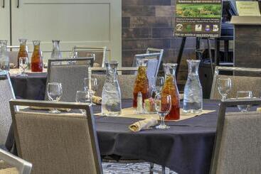 استراحتگاه Holiday Inn Cody Convention Center, An Ihg