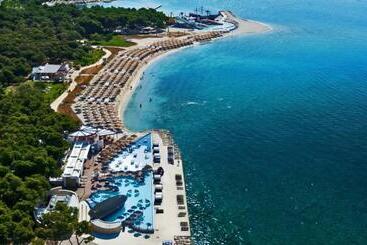 Apartments Brodarica Beach With Balcony Seaview