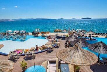 Apartments Brodarica Beach With Balcony Seaview
