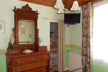 تختخواب و صبحانه Chambres D'hôtes Al Camp D'espalougues