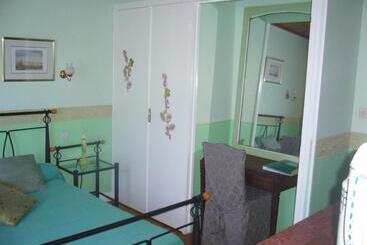 تختخواب و صبحانه Chambres D'hôtes Al Camp D'espalougues
