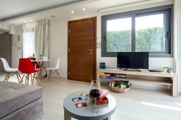 Studio Verde Glaros W. Outdoors, Near The Beach