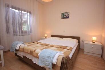 پانسیون Apartments & Rooms Ribarić