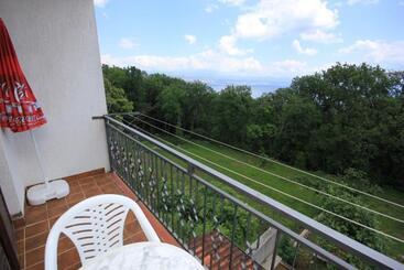 پانسیون Apartments & Rooms Ribarić