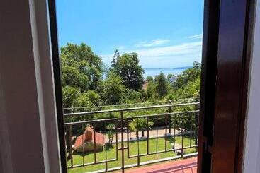 پانسیون Apartments & Rooms Ribarić